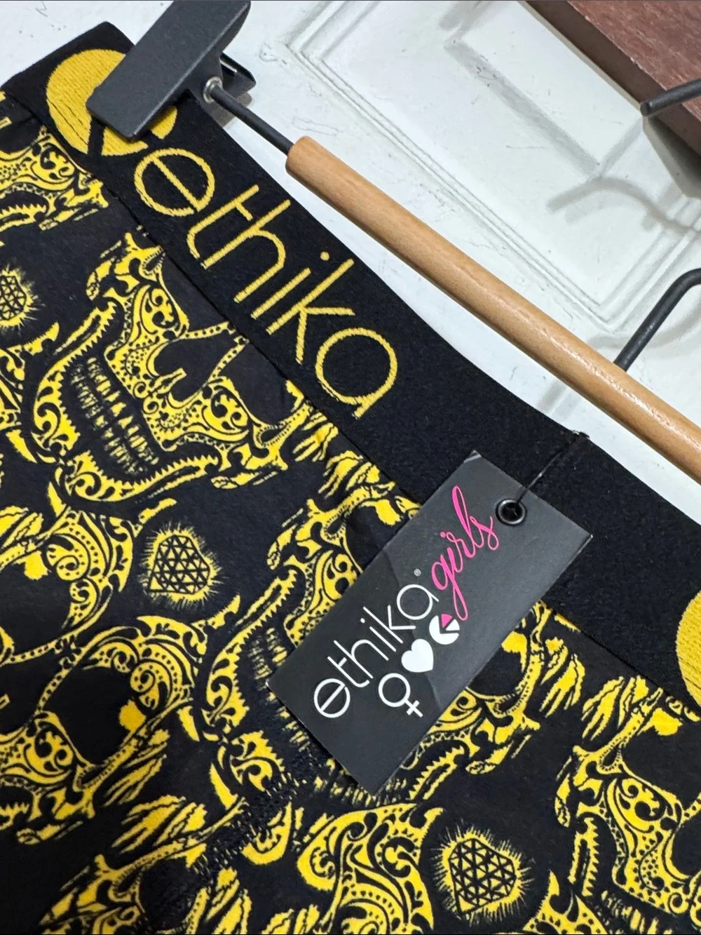 ethika Black Leggings with Yellow Skull Print